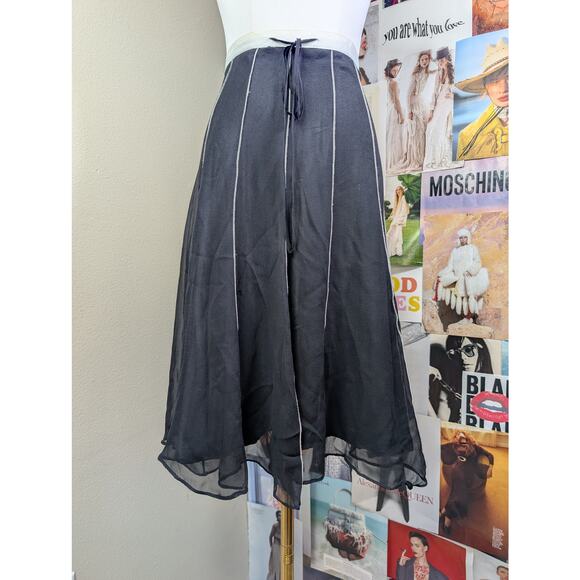 Vintage Gothic Skirt - Picture 4 of 6